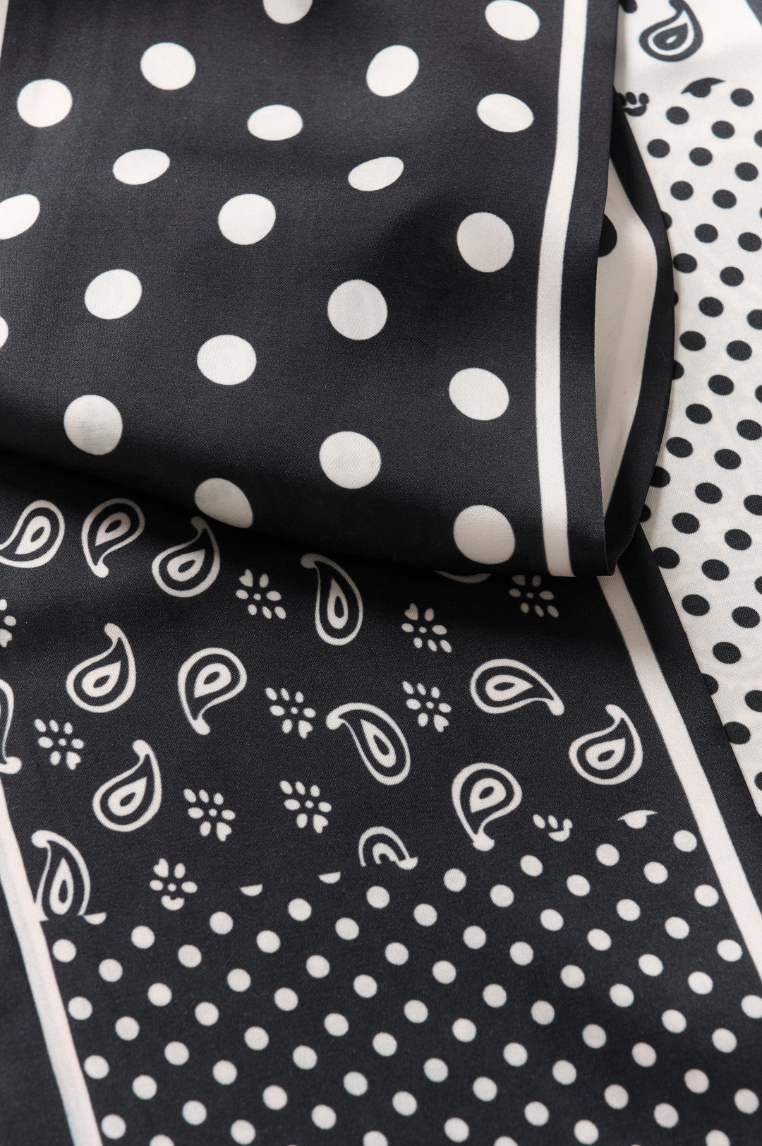 Narrow scarves in assorted patterns 