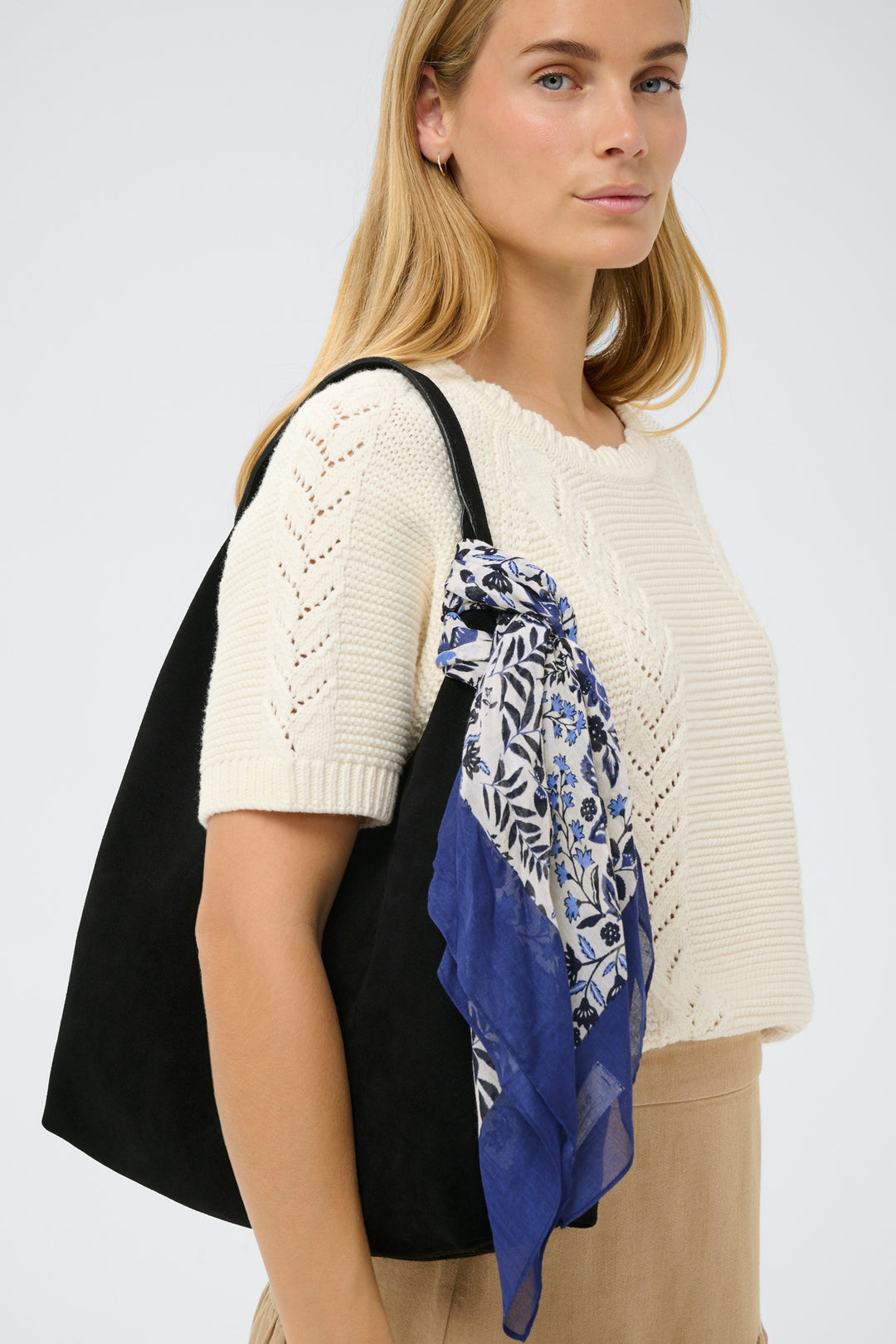 Phi scarf