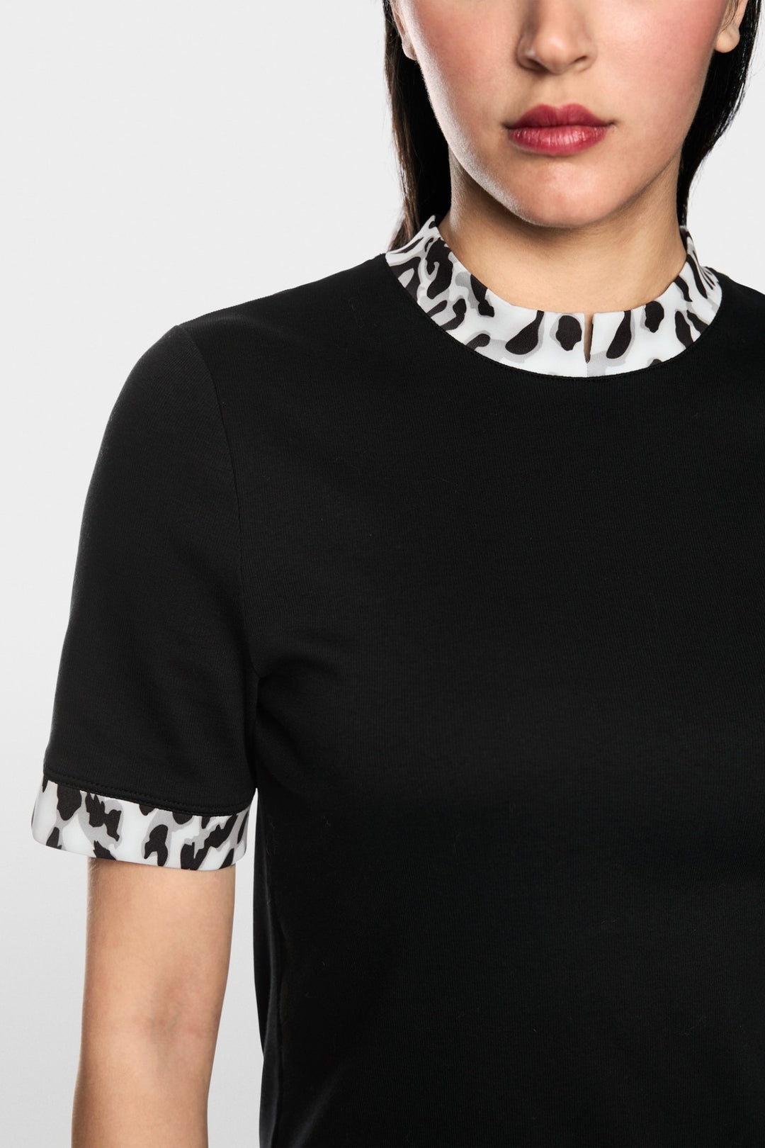 Ribbed T-shirt with leopard details 