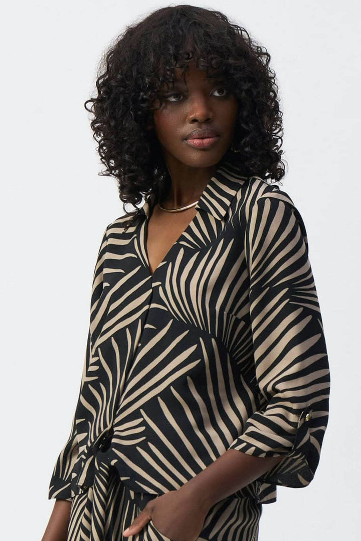 Blouse légère imprimé feuillage avec col chemise et manches 3/4, style élégant et décontracté.