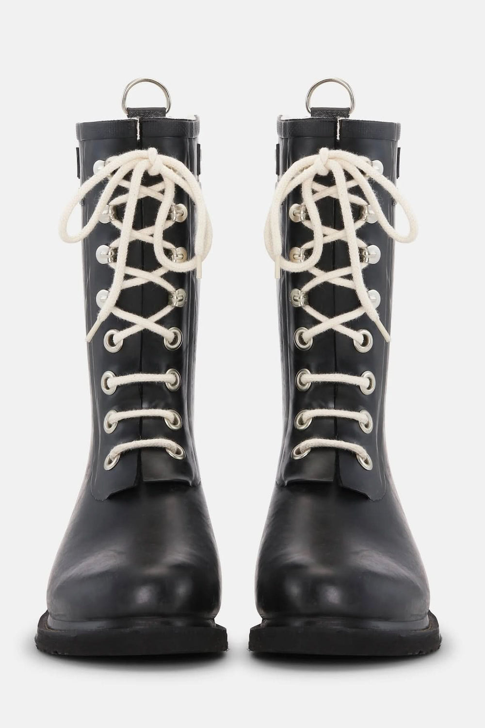 Bottes d’hiver imperméables à lacets en caoutchouc noir avec doublure chaude et semelle antidérapante.