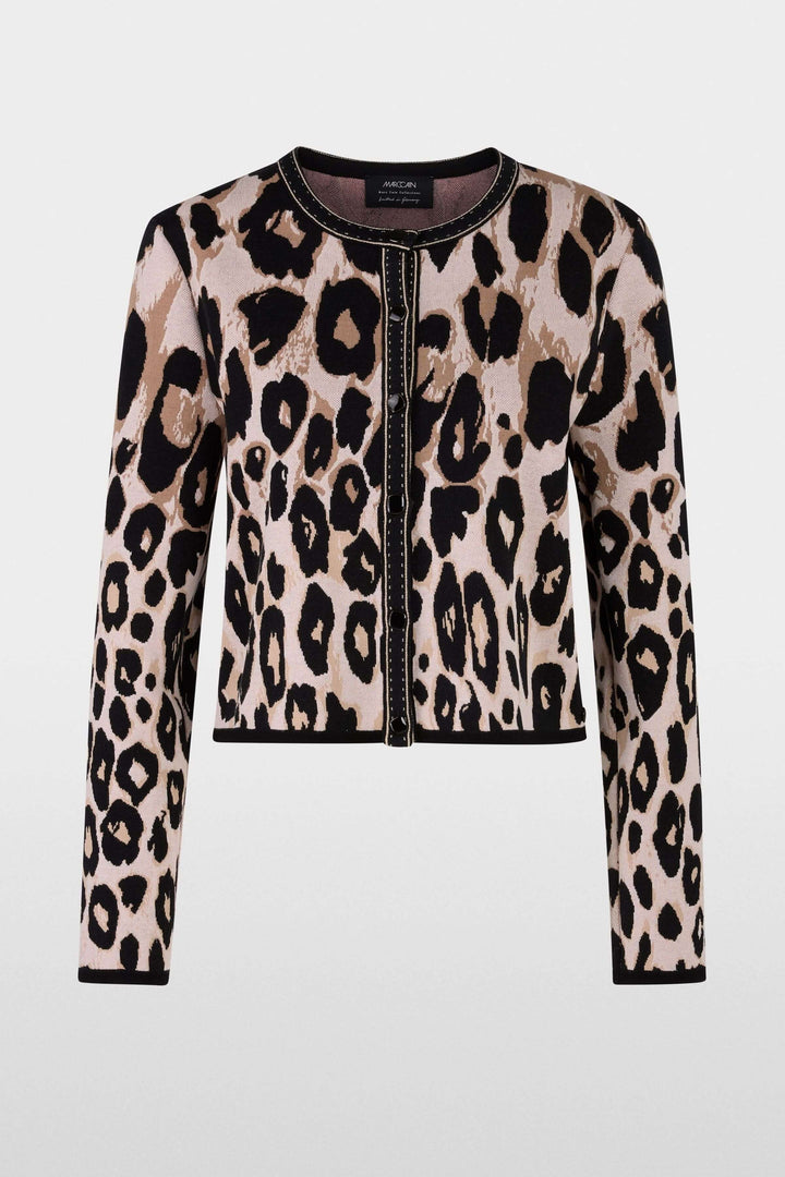 Cardigan léopard avec motif animal audacieux et coupe droite, finitions contrastées, style moderne.