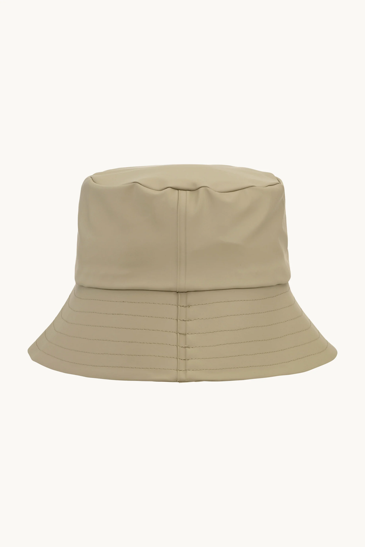 Chapeau imperméable style bob