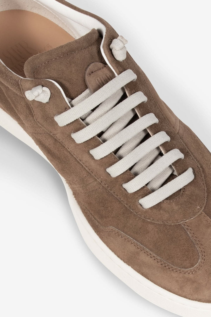 Chaussure en cuir suédé