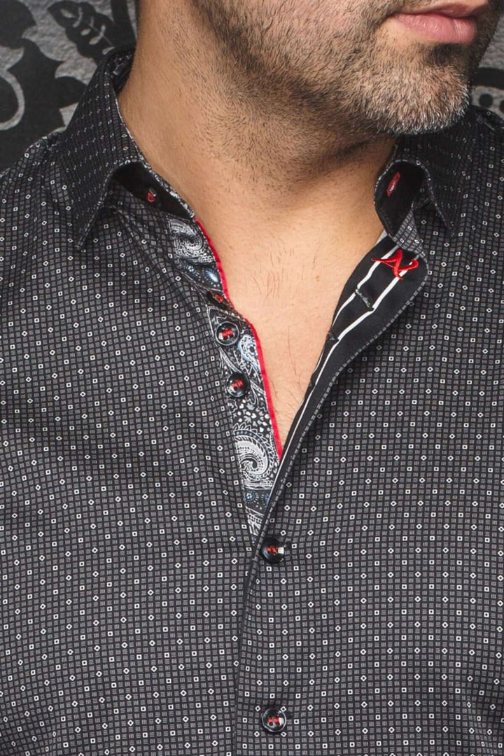 Chemise Faro noire à manches courtes avec motif discret et col contrastant, parfaite pour l&