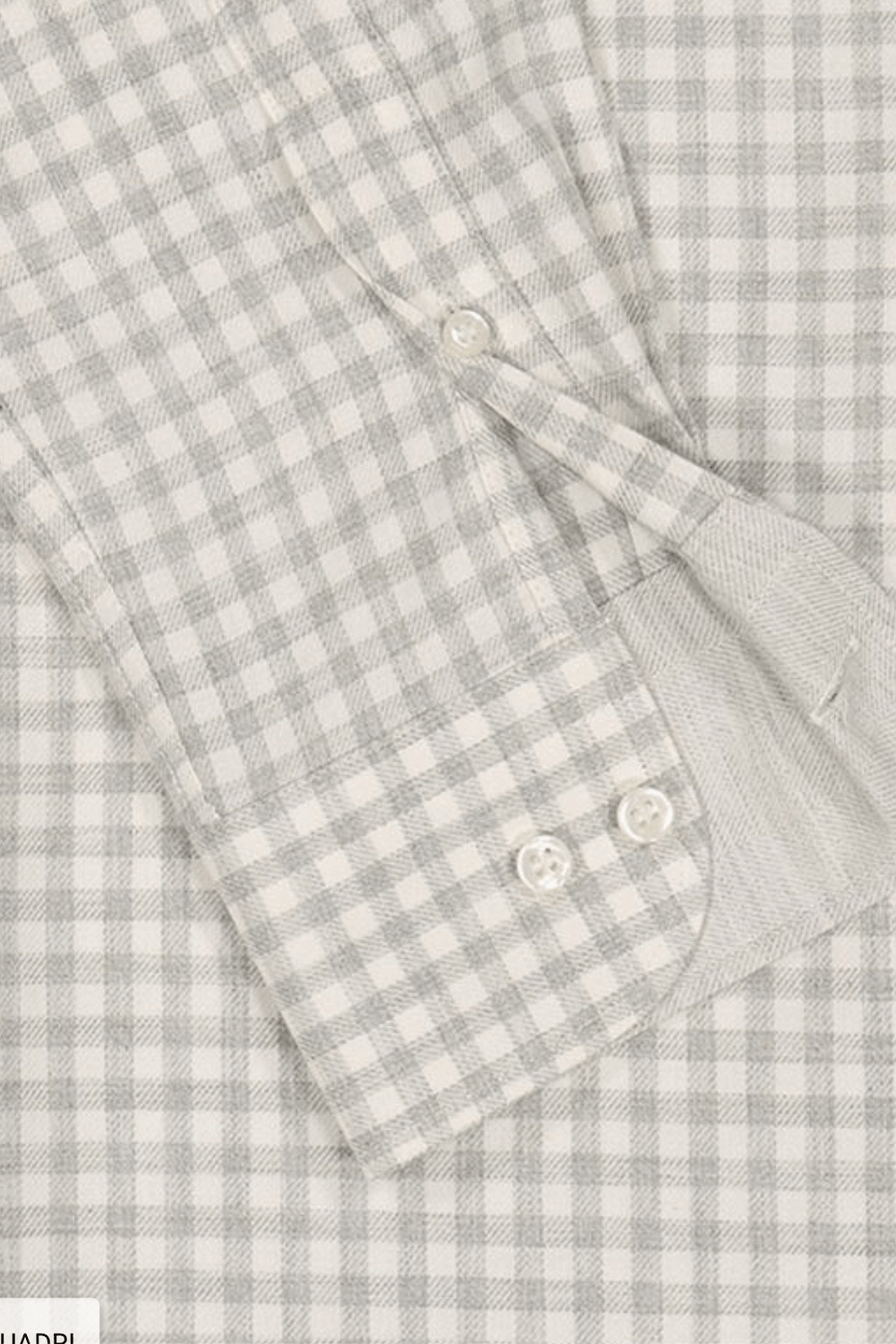 Chemise en flanelle à carreaux fins en tissu flanelle doux pour une élégance moderne et confortable.