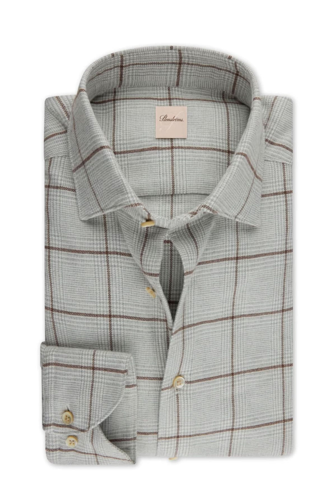 Chemise en flanelle grise à carreaux avec col cutaway modéré et boutons en nacre, idéale pour confort et élégance.
