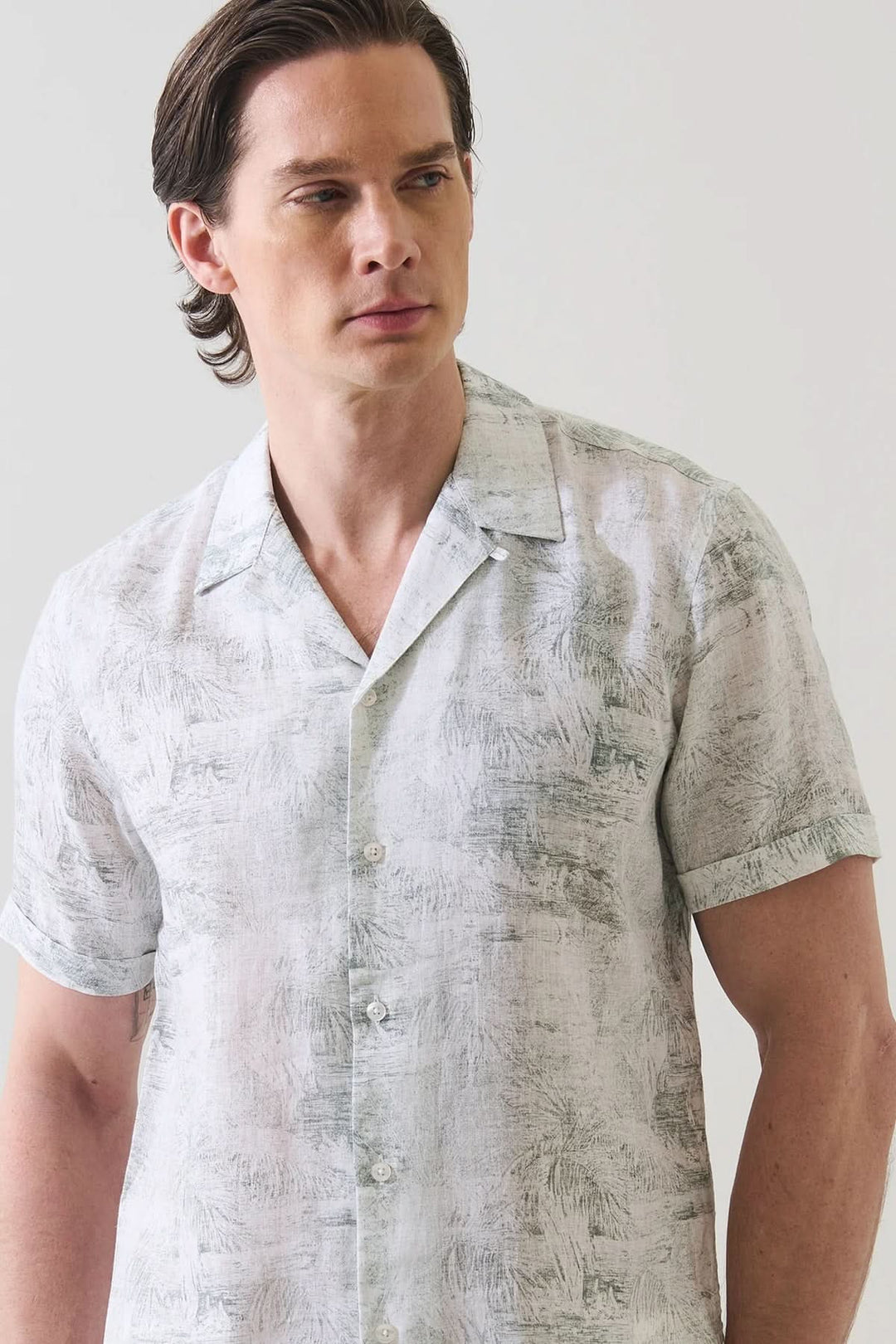 Tropical-print linen shirt with a mandarin collar