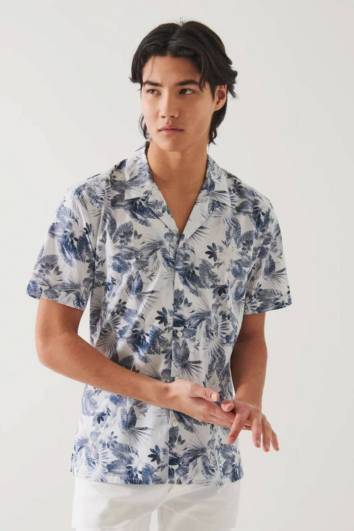 Chemise à manches courtes imprimée de feuilles tropicales, en coton léger, parfaite pour l&