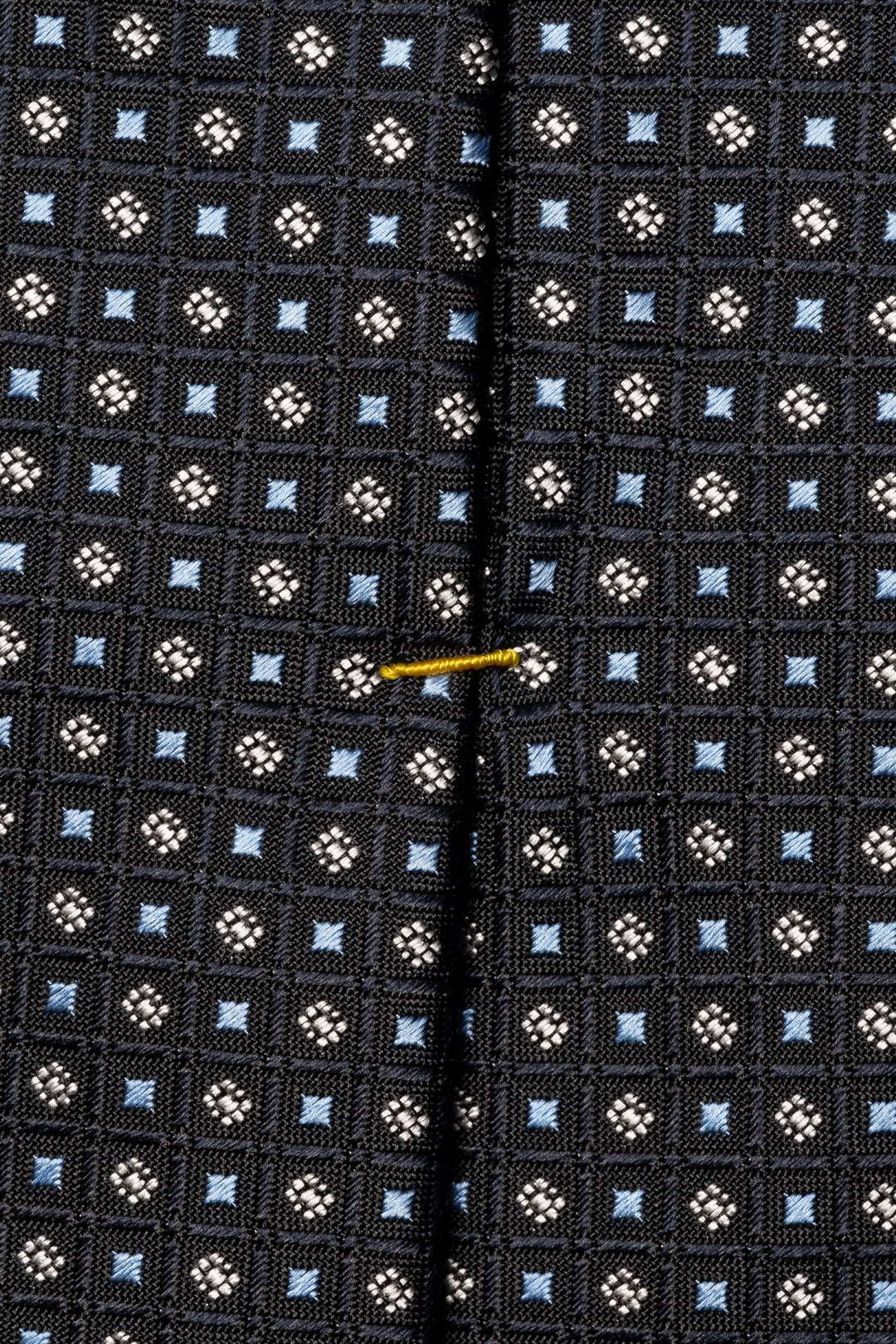 Geometric pattern tie