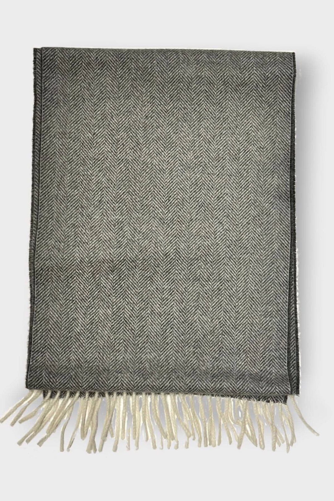 Foulard de cachemire à chevrons noir et blanc avec franges, élégant et sophistiqué, 100% cachemire.