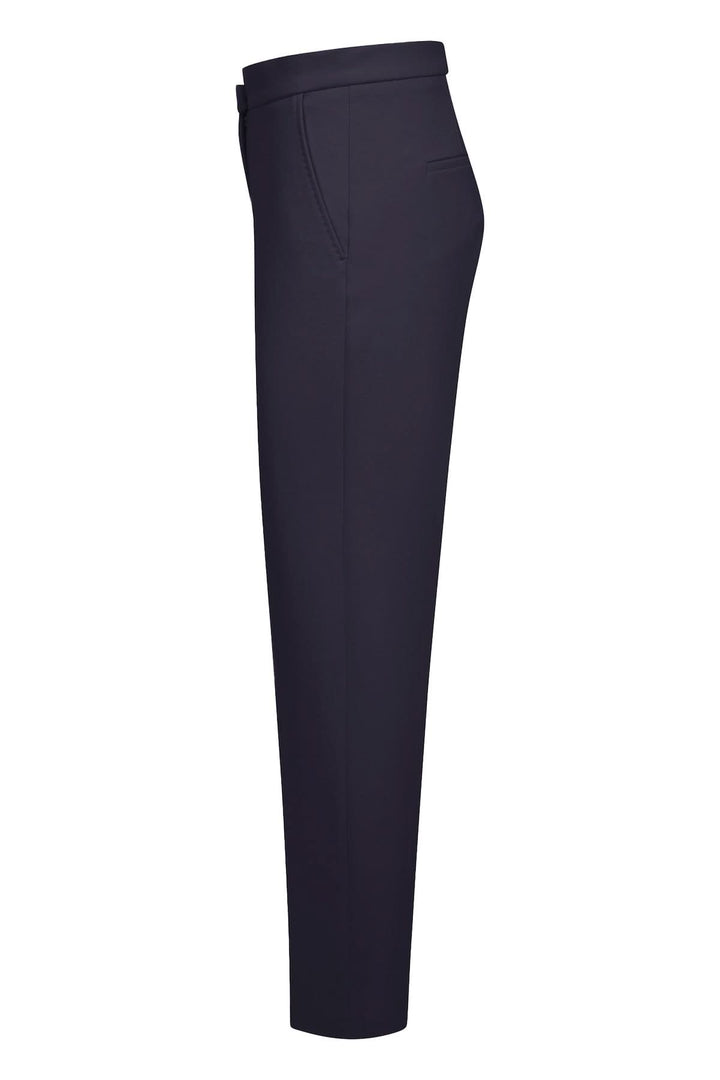 Pantalon Jogging Doro élégant avec coupe ajustée et tissu technique, idéal pour un look sportif chic ou bureau.