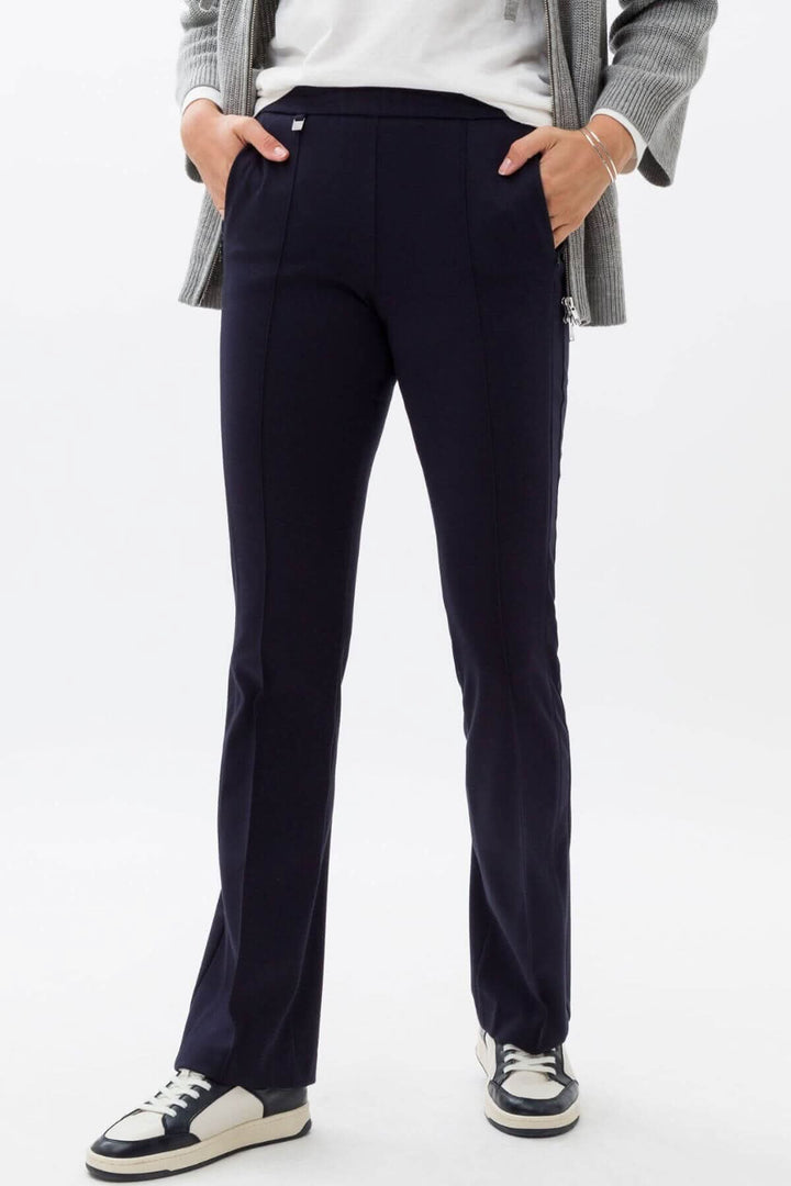 Pantalon MALOU slim bootcut pour femme, confortable et tendance, avec taille normale et ceinture élastique.