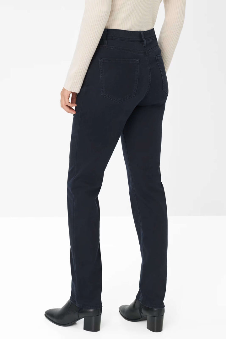 Pantalon Mary classique, coupe droite et confort quotidien, taille régulière, matière extensible pour look habillé ou décontracté.