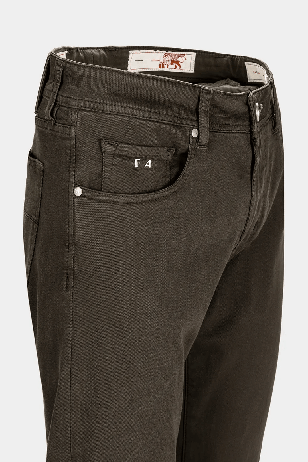 Pantalon de coton 5 poches pour homme, coupe regular slim, élégant et confortable, pour un style italien raffiné et liberté de mouvement.