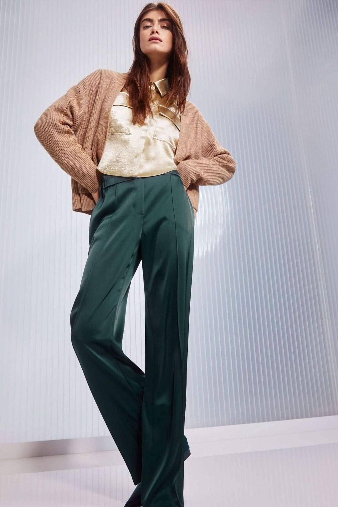 Pantalon à jambe large WASHINGTON, silhouette décontractée, ceinture élastiquée, poches, toucher doux.