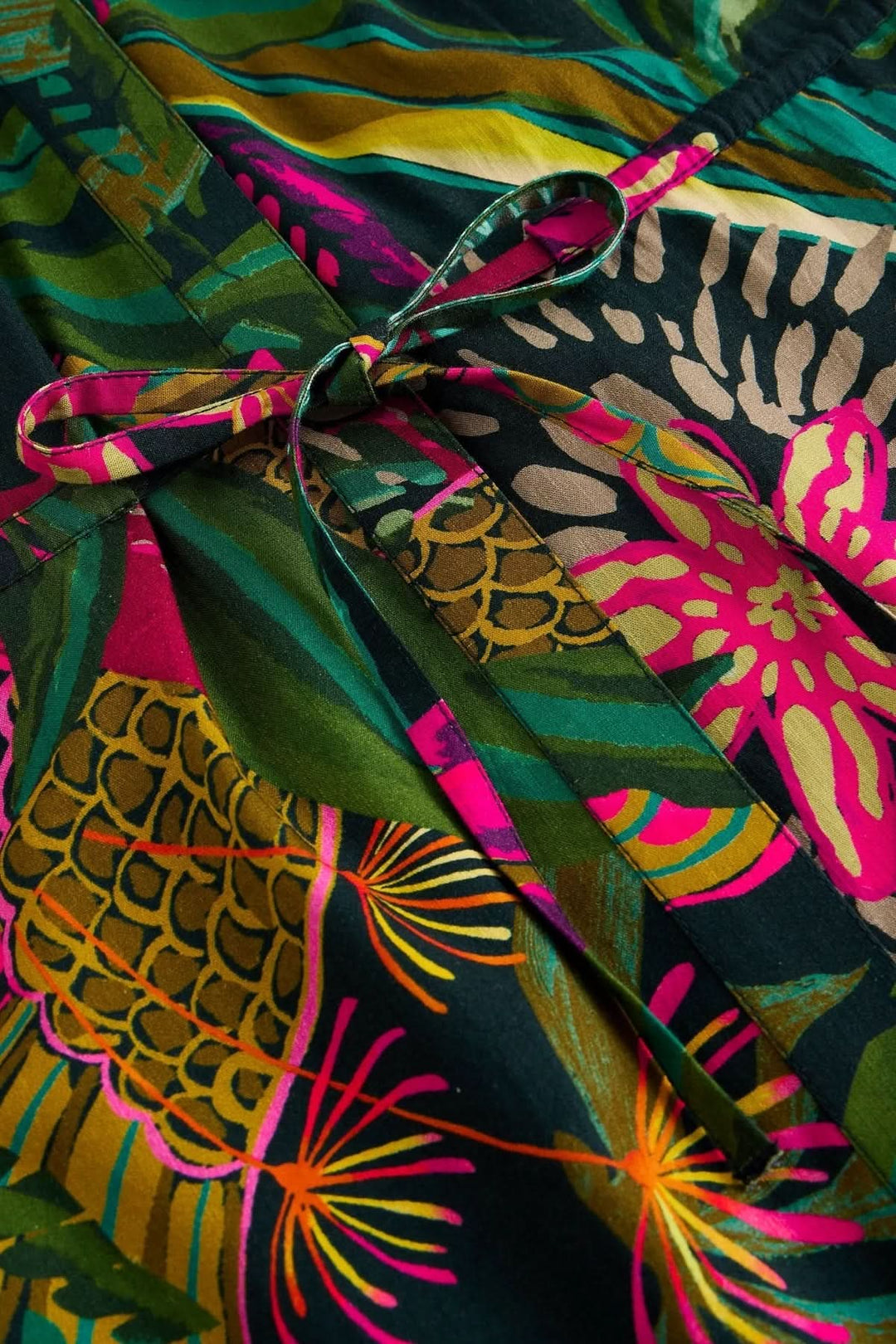 Robe Lauryn longue fluide imprimé tropical