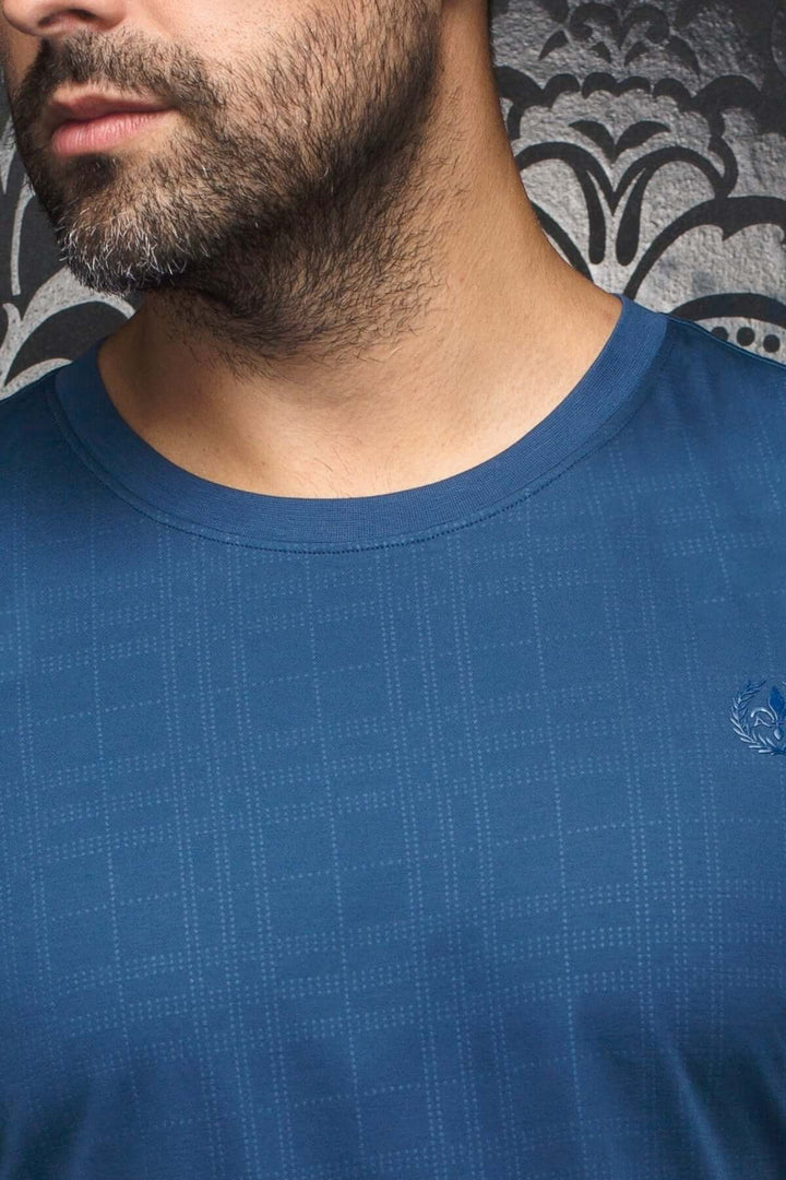T-shirt Varenna bleu à col rond avec motif texturé discret et logo brodé