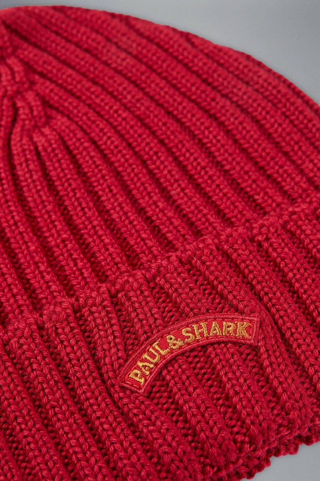 Bonnet en laine rouge avec maille côtelée et logo brodé Paul &amp; Shark, parfait pour l&