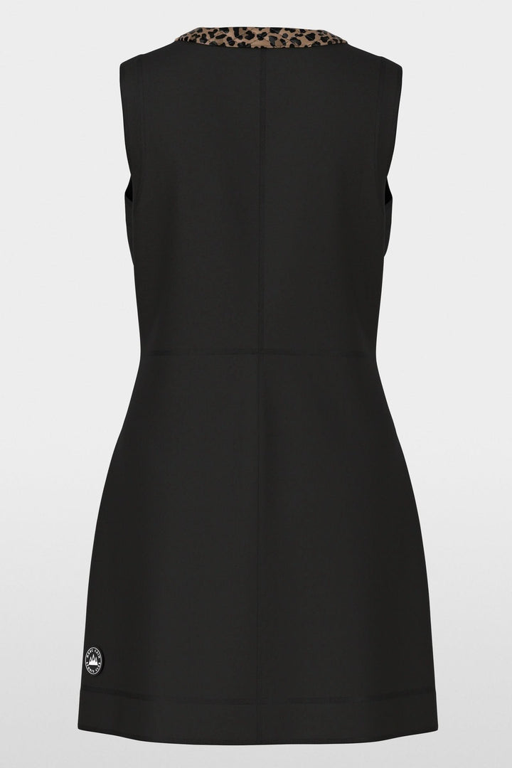 Robe sans manches noire avec détails léopard au col, coupe évasée, style chic et contemporain. Décris moi le produit en français.