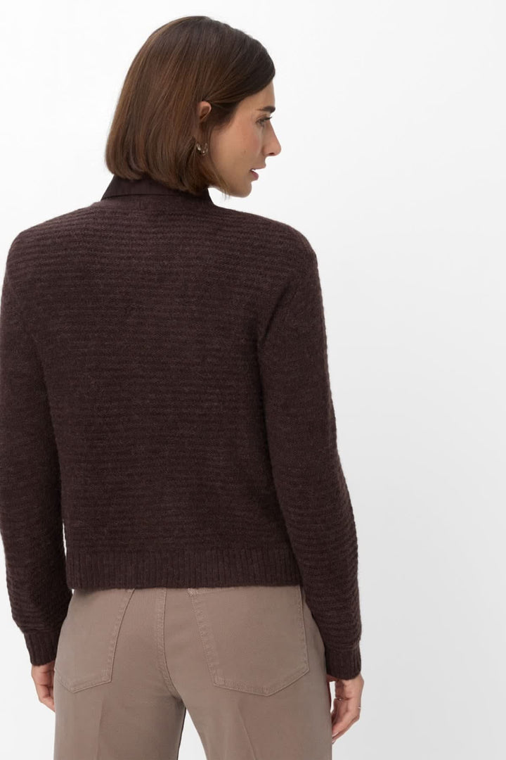 Front view of the Women&