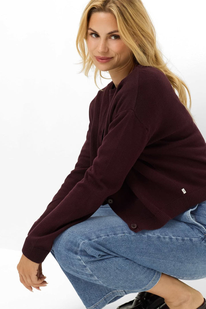 Vue frontale cardigan en maille épurée Brax femme beige avec détails de texture - Valérie Simon