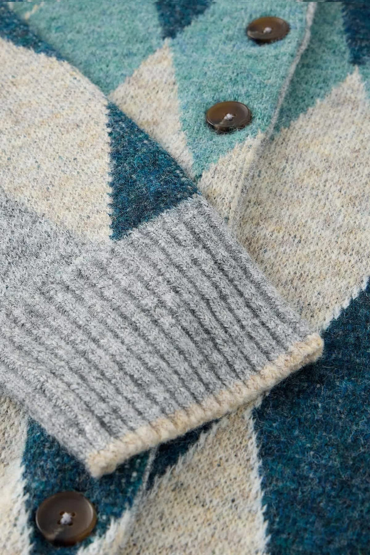Cardigan en tricot à motif losanges vue de face pour femme White Stuff