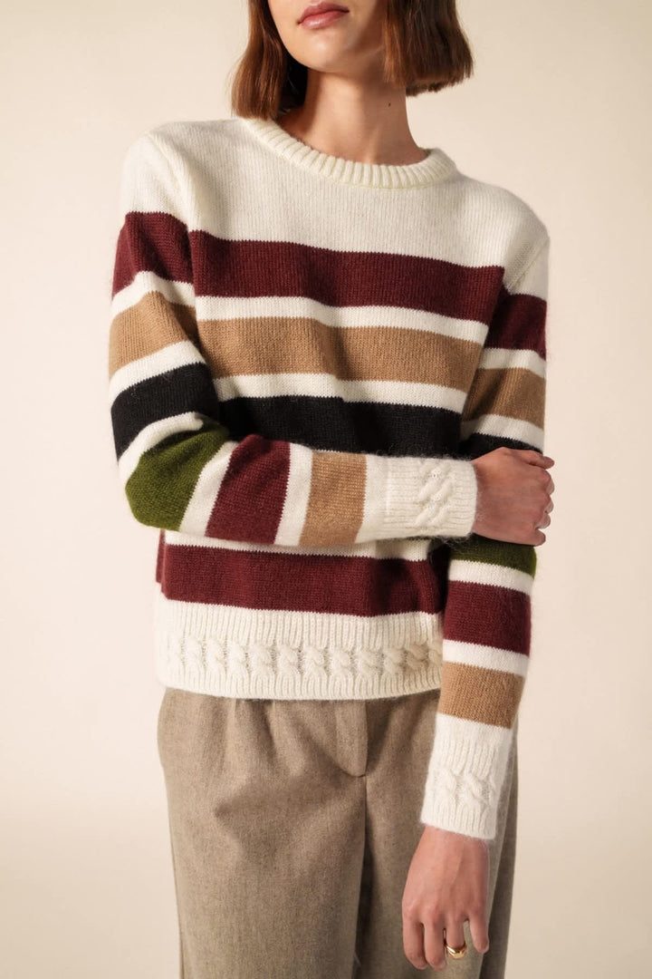 Front view of the Saint James Andorra women&