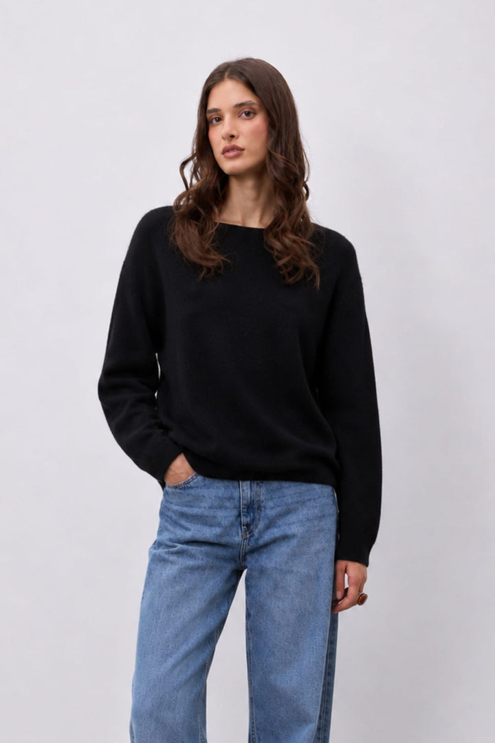Front view of the women&