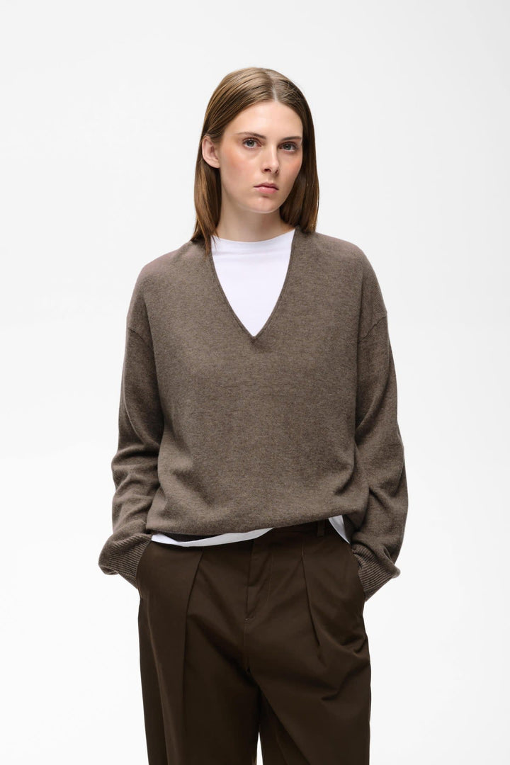 Vue de face chandail en laine Tally Inwear beige avec col rond pour femme - Valérie Simon