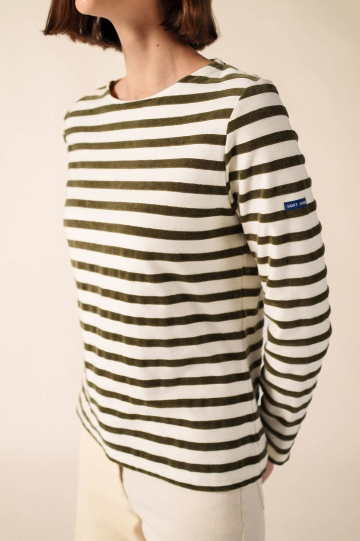 Close-up of the Saint James Merivelours women&