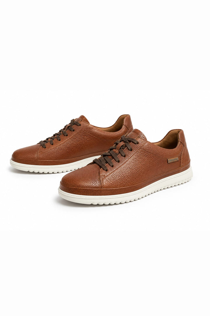 Vue latérale chaussure en cuir marron MEPHISTO Thomas pour homme avec surpiqûres distinctives - Valérie Simon