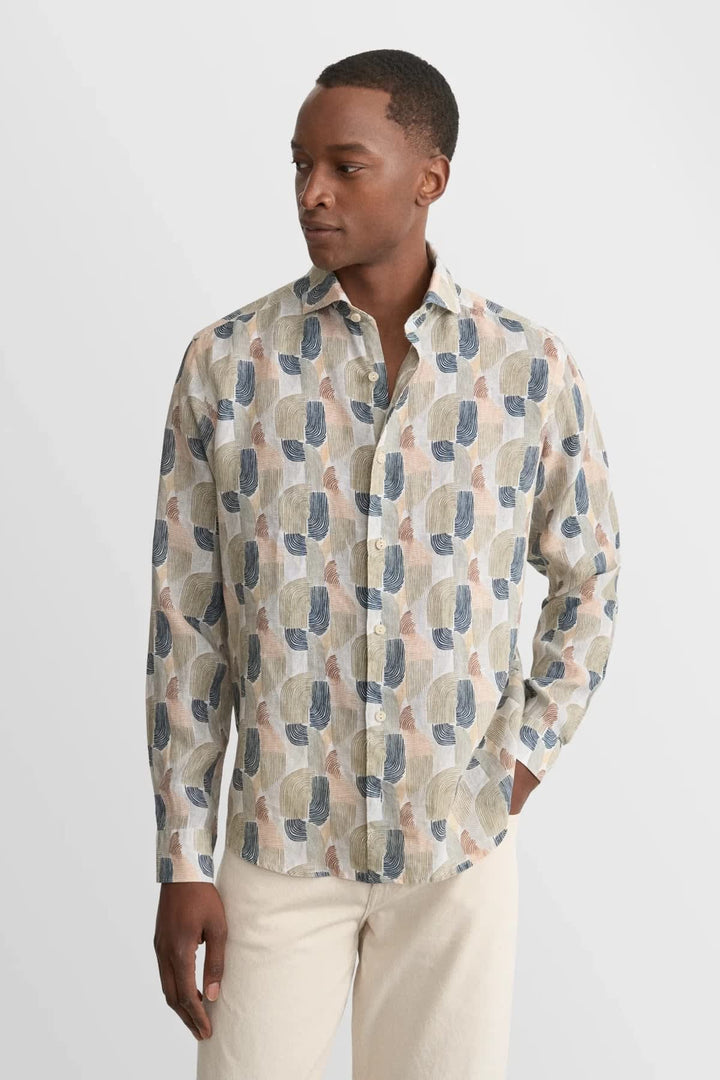 Front view of Eton men&