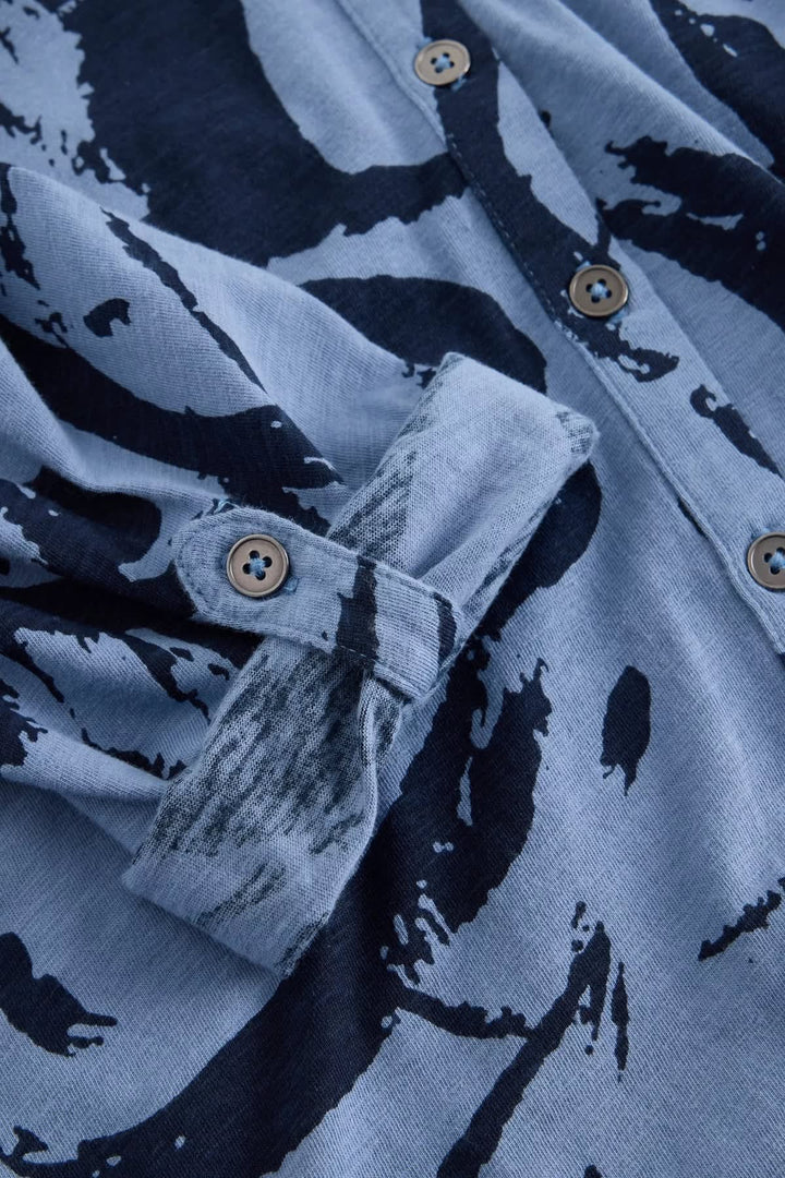 Vue de détail blouse Valérie Simon chemise imprimé abstrait vert et bleu pour femme White Stuff