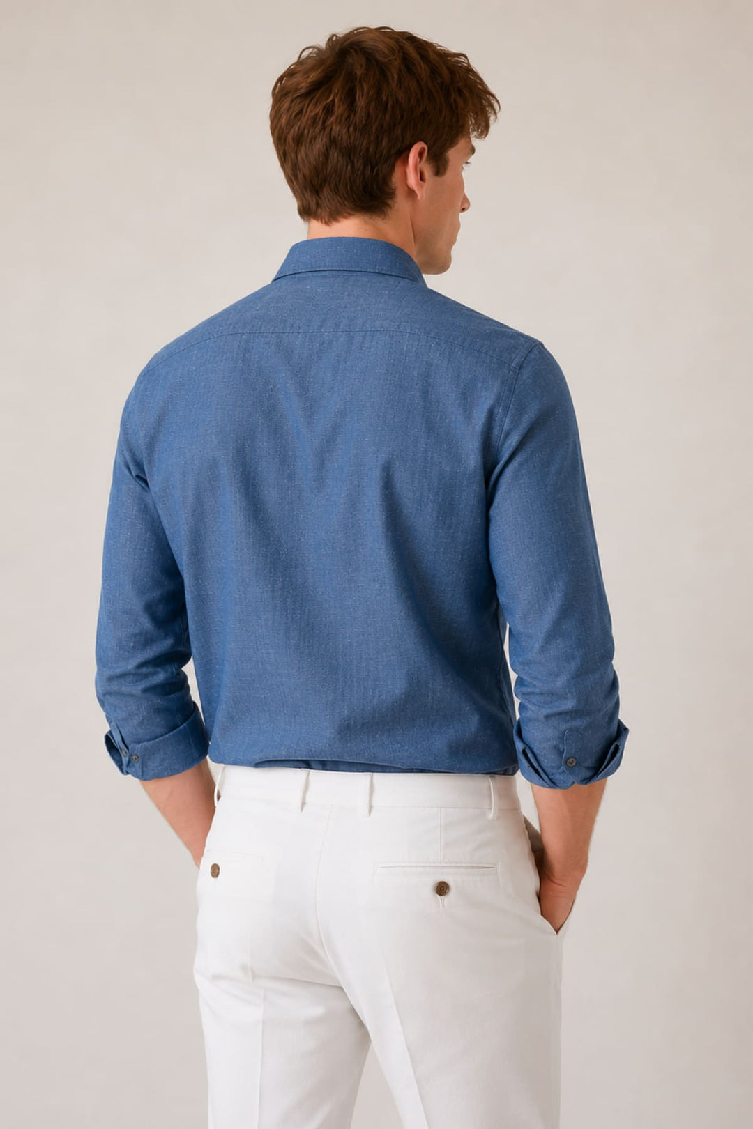 Vue de face chemise sport Corneliani pour homme en lin beige détail boutons – Valérie Simon