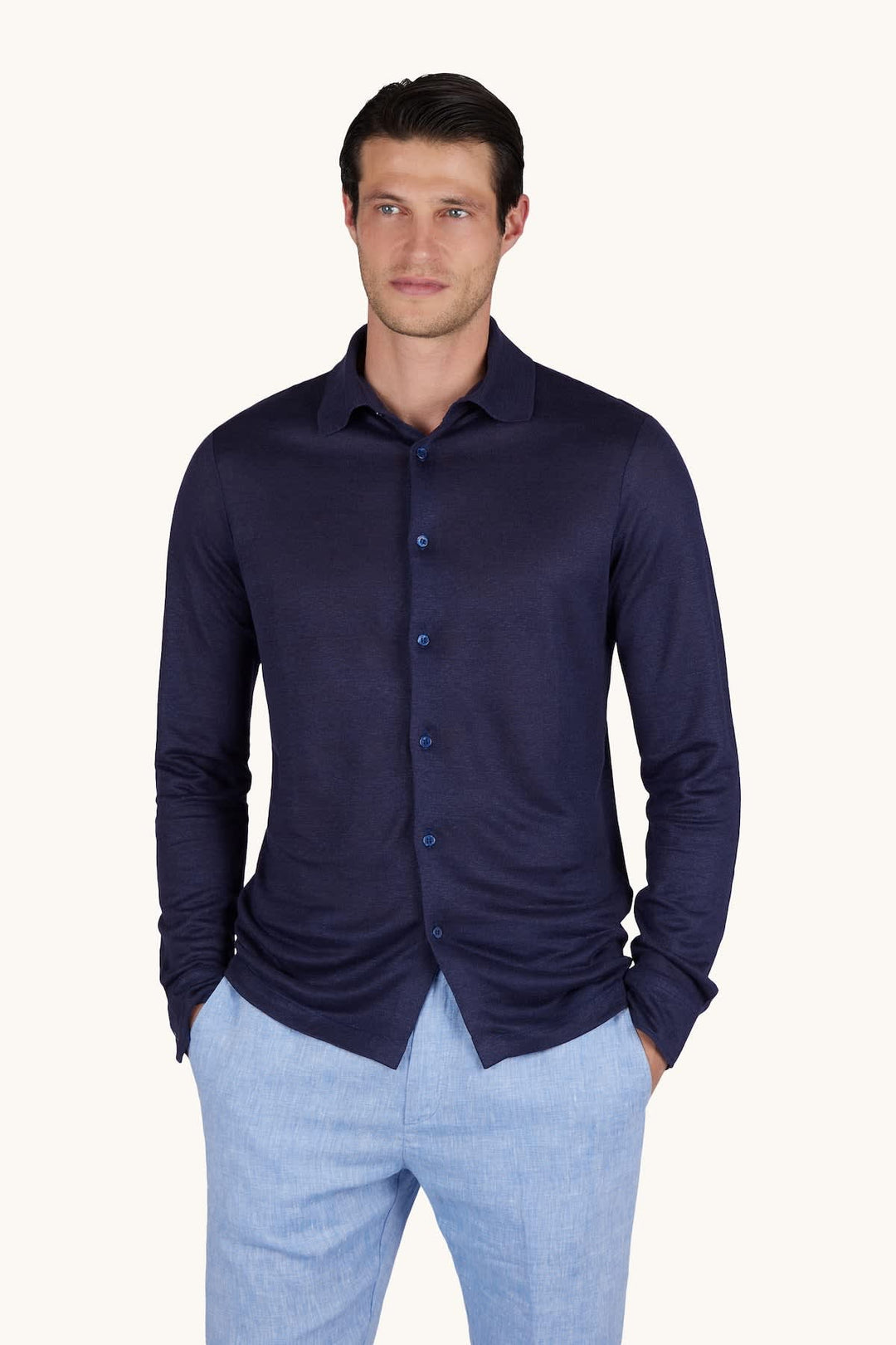 Vue de face chemise sport en lin Paul and Shark homme blanche avec logo - Valérie Simon