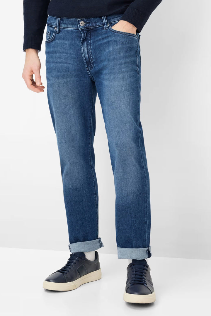 Side view of men&