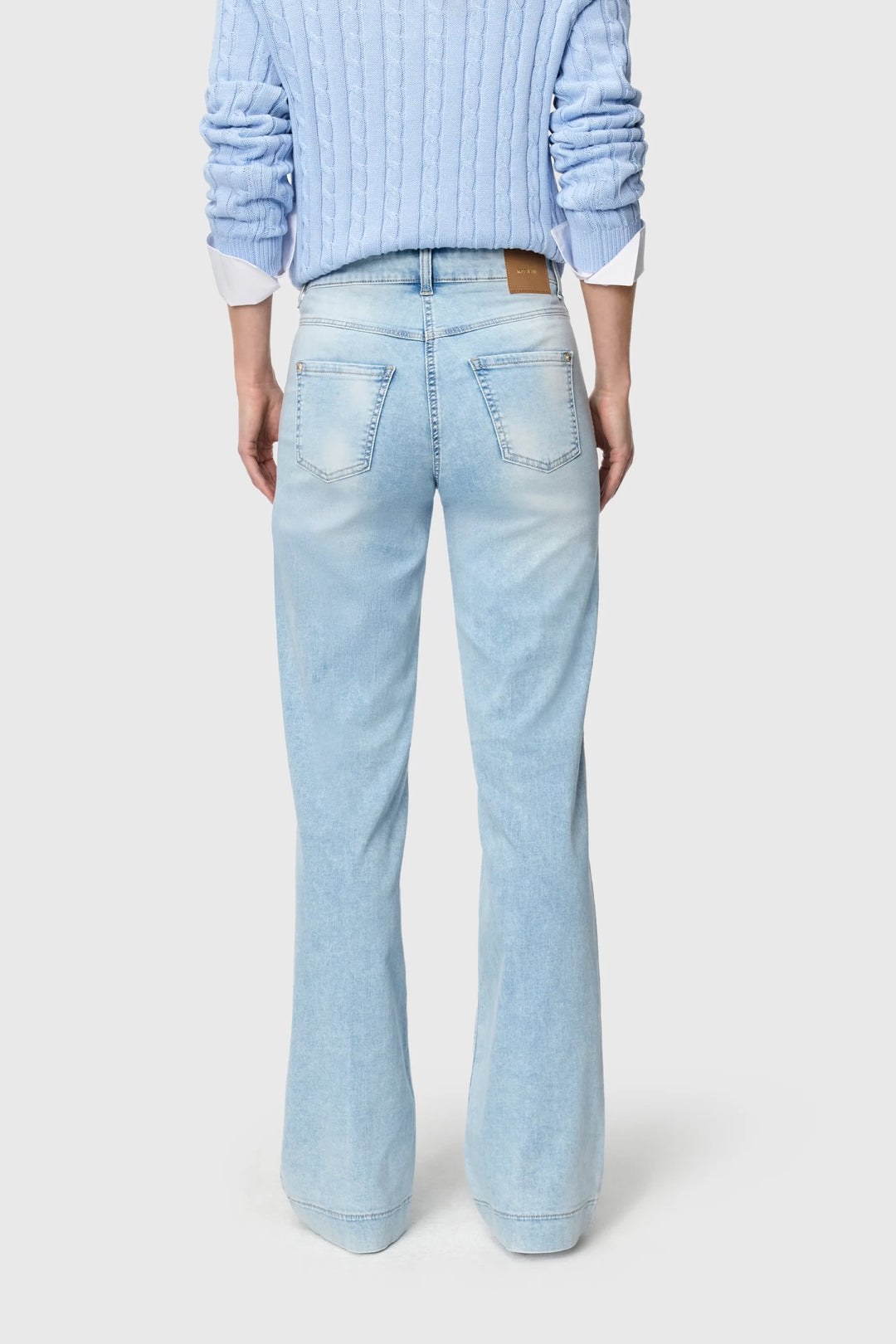 Vue de côté jean large Mac Jeans femme noir avec 5 poches - Valérie Simon