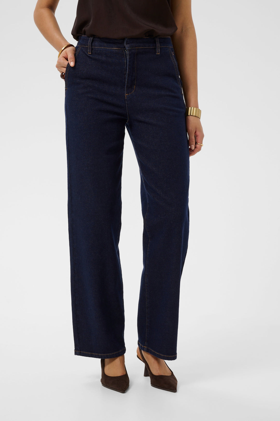 Side view of straight-leg jeans Cream for women in blue denim with visible label - Valérie Simon