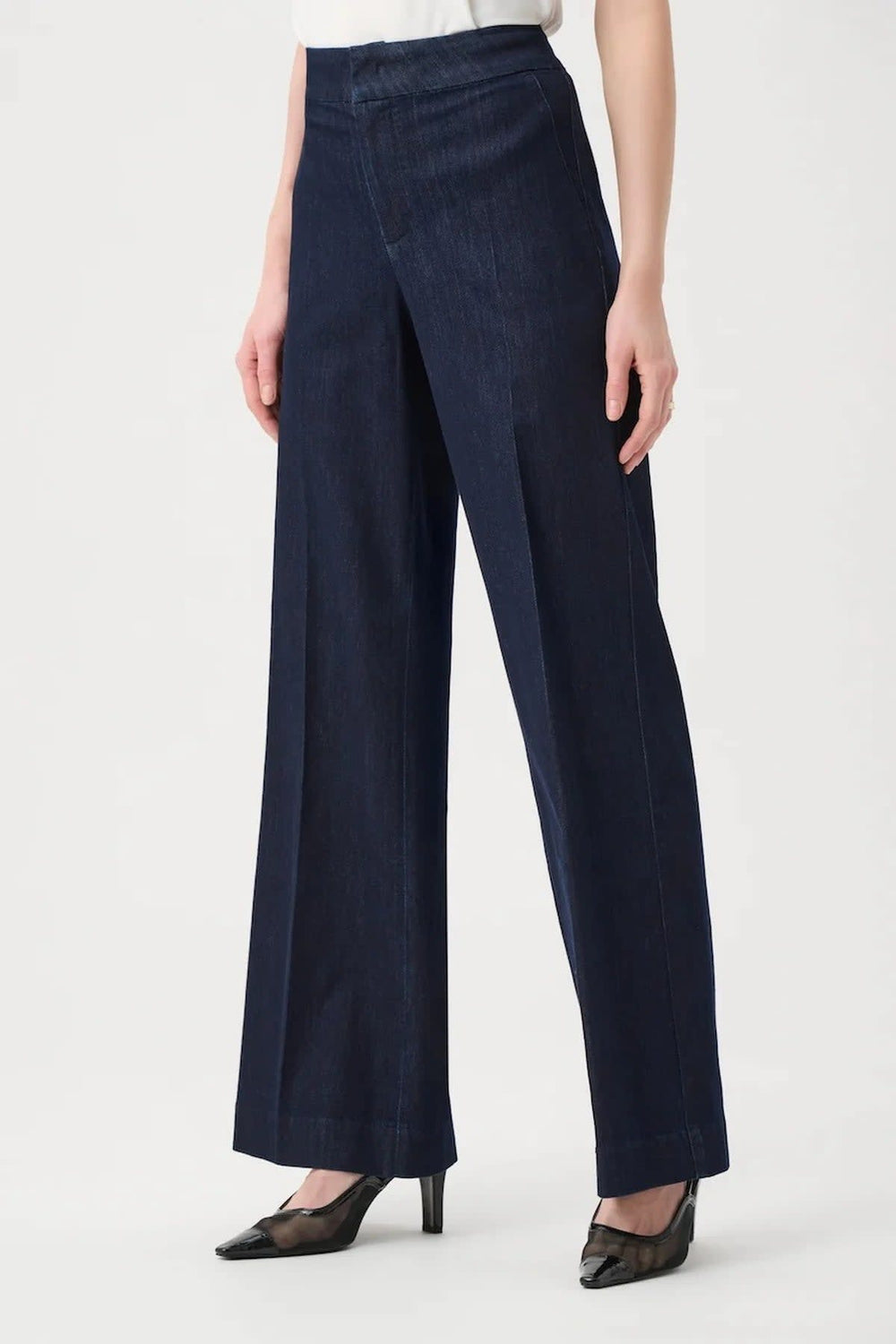 Front view of Joseph Ribkoff women's blue wide-leg jeans with floral embroidery - Valérie Simon