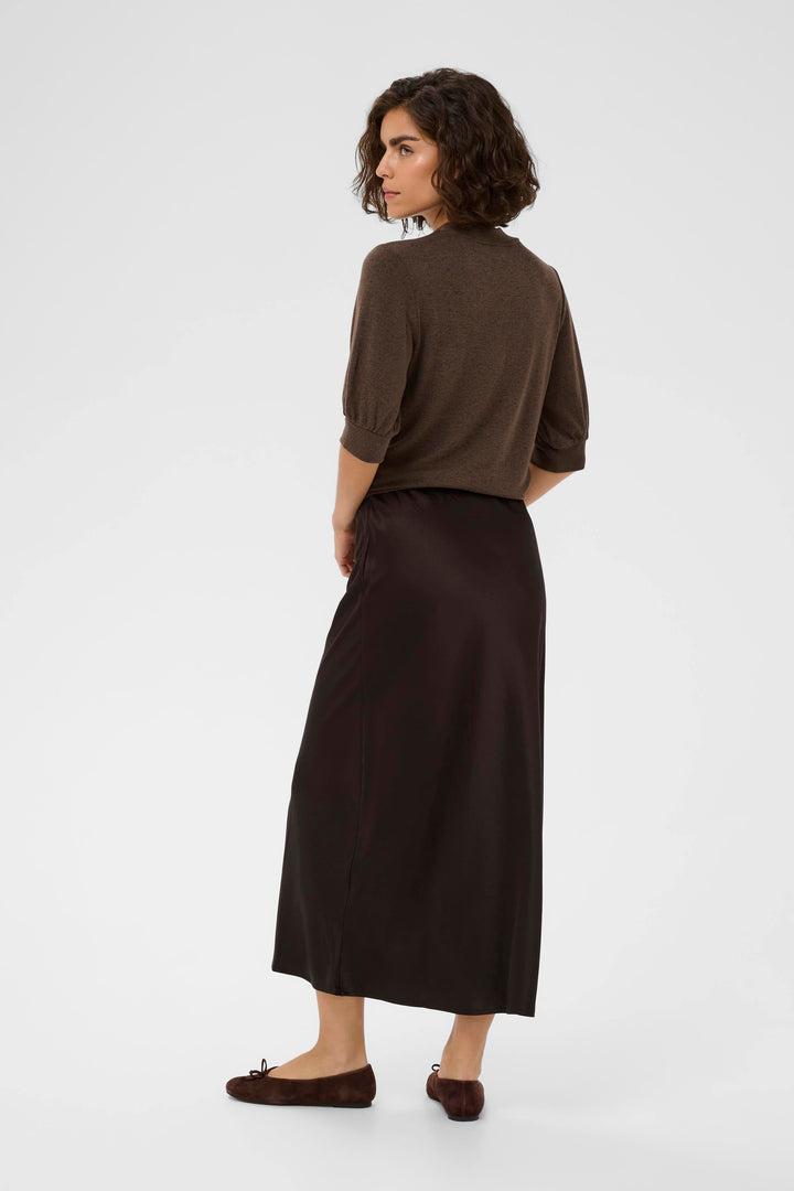 Vue portée jupe longue fluide Kaffe texturée en maille beige - Valérie Simon