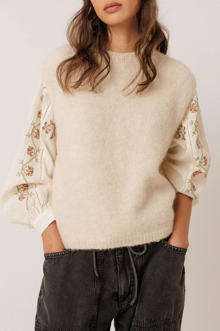 Knitted sleeveless jacket 