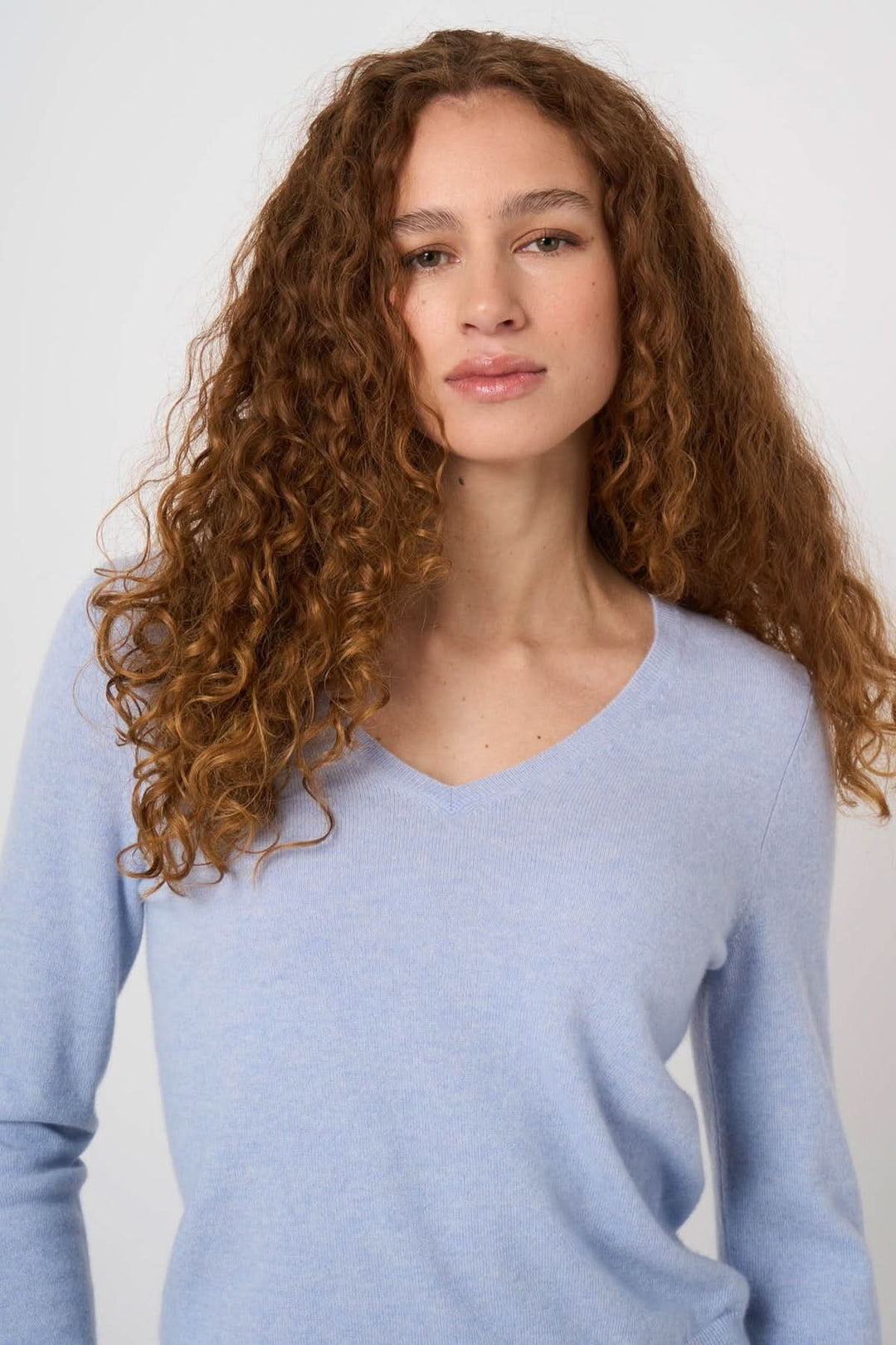 Chandail col V en cachemire organique