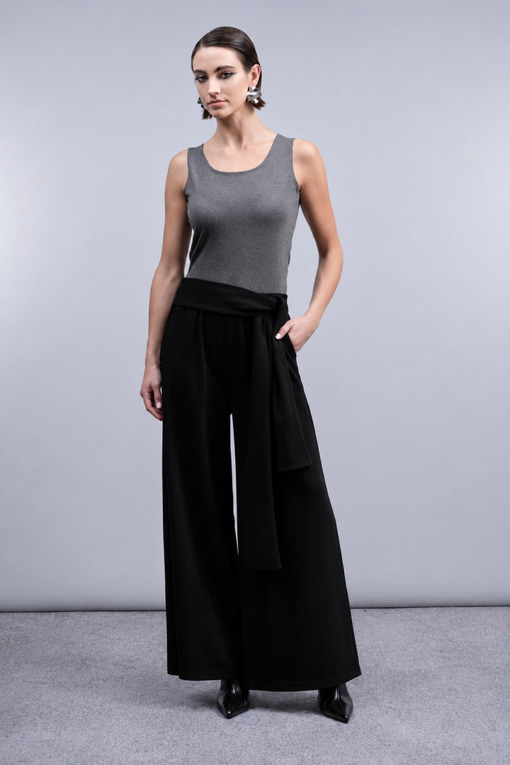 Side view of Haako women&