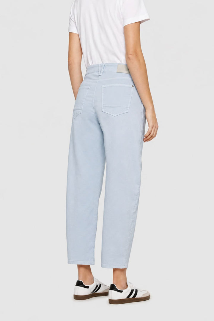 Vue portée pantalon chino large femme beige Mac Jeans - Valérie Simon