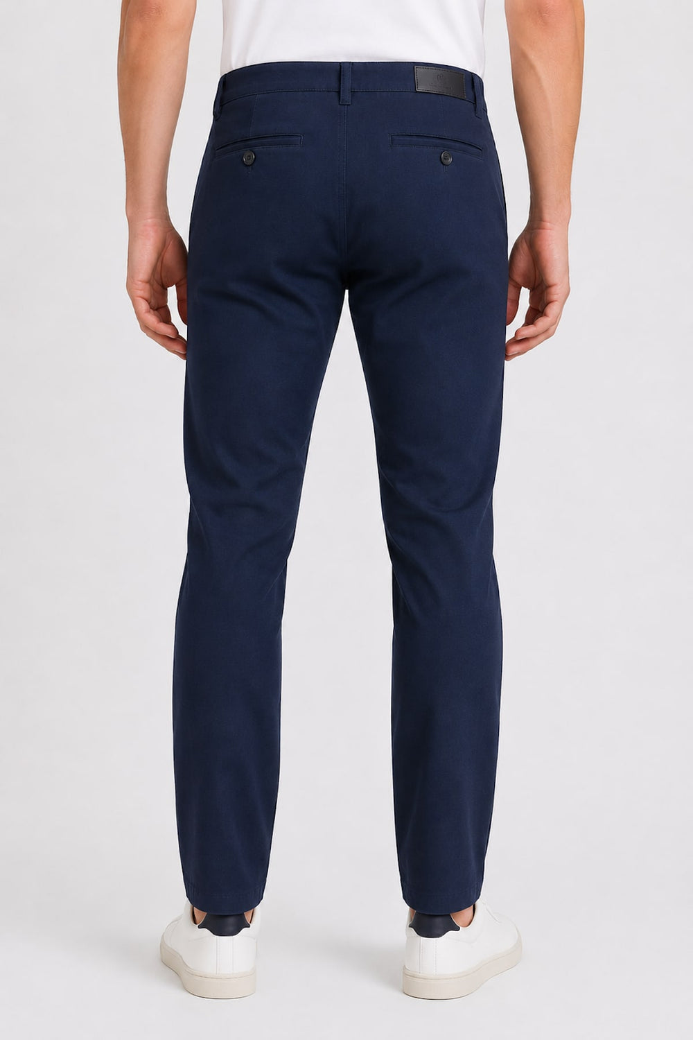 Vue latérale pantalon chino Giacomo-Berreta pour homme gris avec poches inclinées - Valérie Simon