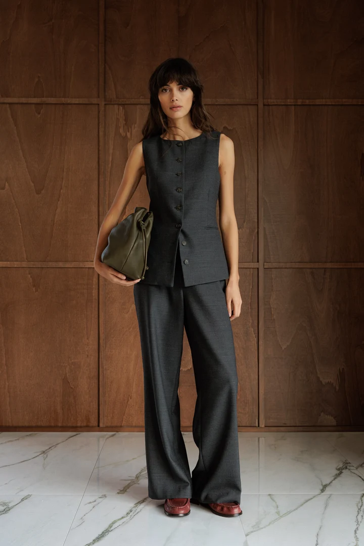 Tailored sleeveless jacket 