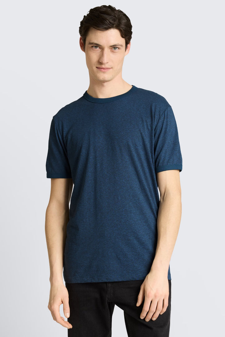 Vue frontale T-shirt bleu Tom Tailor pour homme avec logo discret sur la poitrine - Valérie Simon