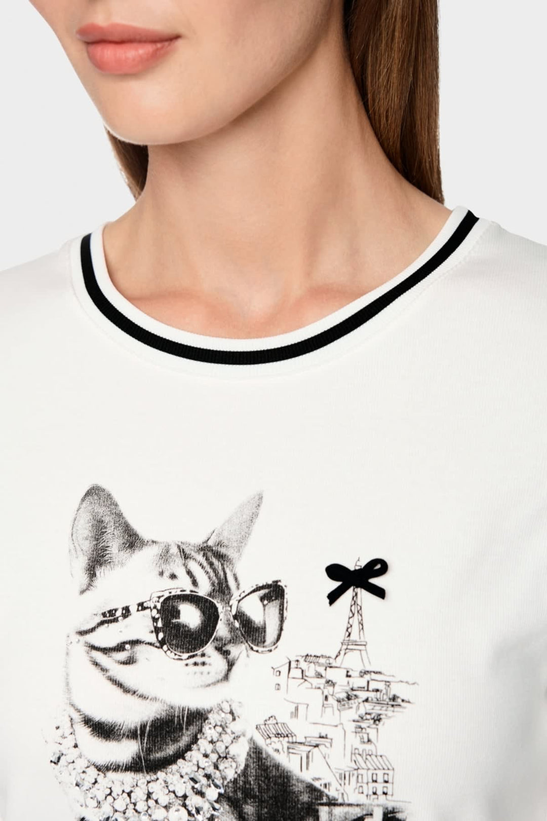 T-shirt imprimé chat avec détails bijoux vue de face pour femme Marc Cain