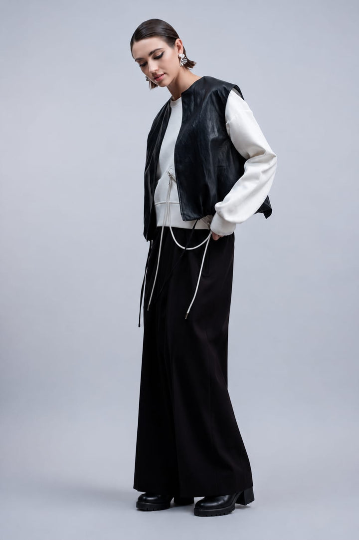 Side view of Haako black women&